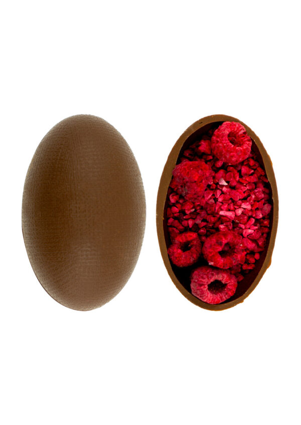 Chocolate Bomb Egg mleczna z truskawkami i morelami