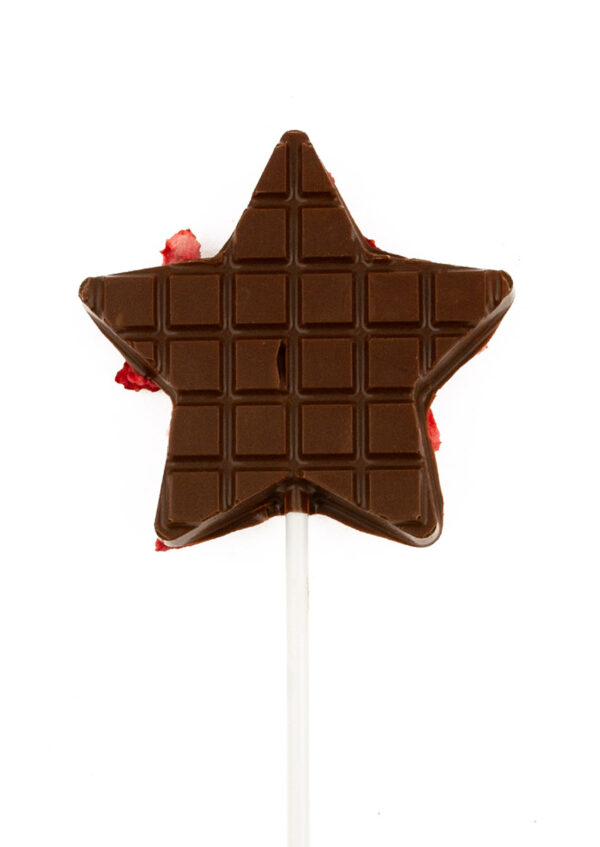 Lizak z mlecznej czekolady z dodatkiem truskawek