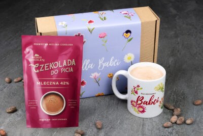 Prezent DLA BABCI kubek i czekolada do picia
